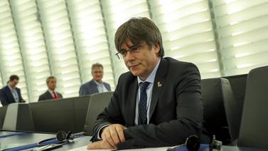 Comisión aprueba suspender inmunidad a tres eurolegisladores de Cataluña