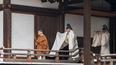 Rituales de la abdicación en Japón incluyen objetos sagrados 