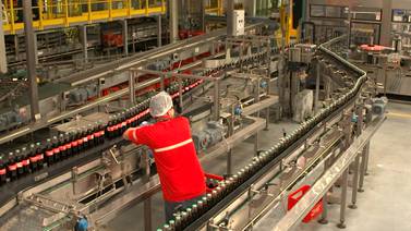 Coca-Cola invierte $10 millones en nuevas líneas de producción de botellas retornables