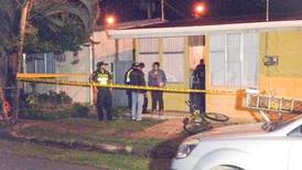 Hombre muere tras tiroteo en su vivienda en Guácimo de Limón