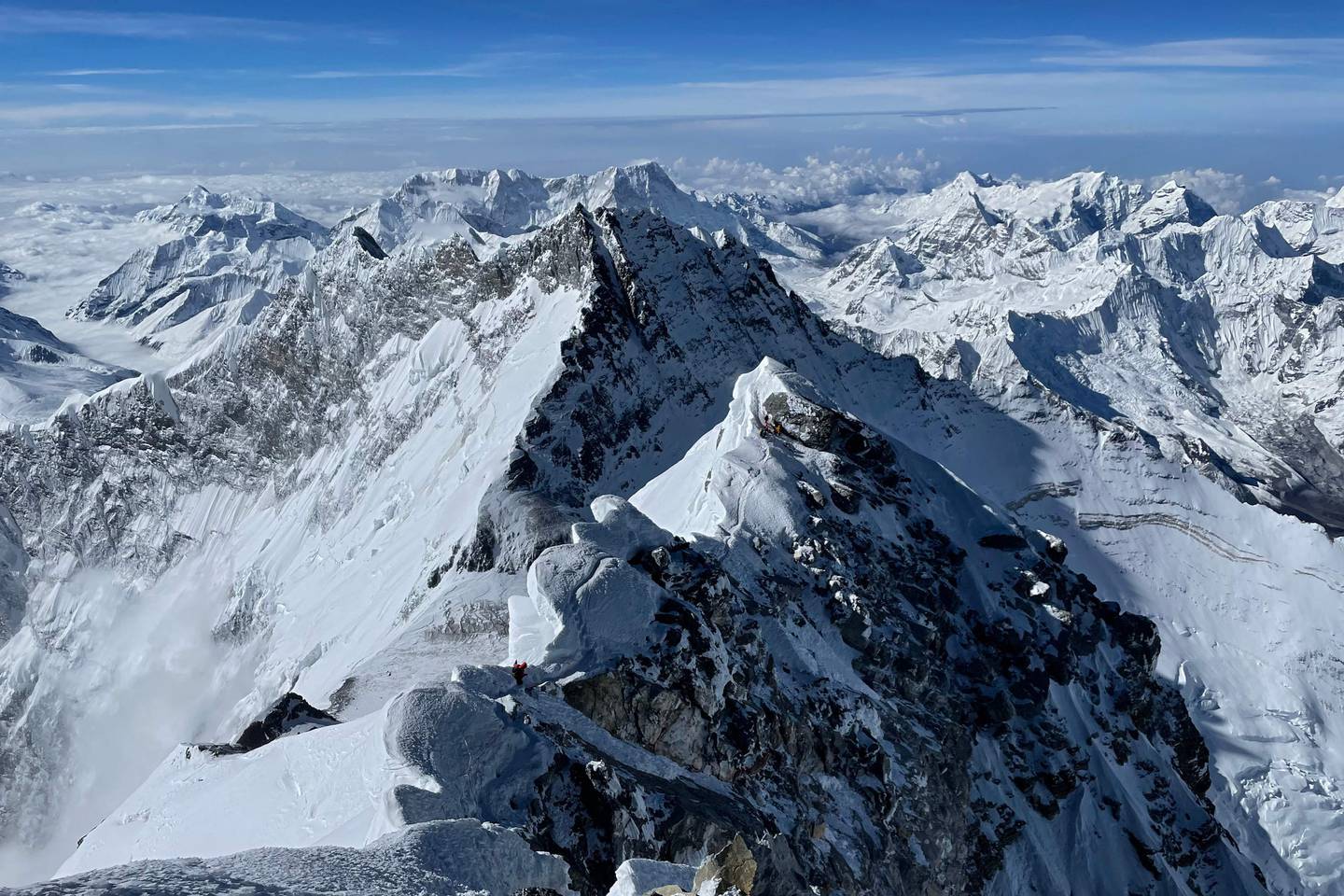 Un guÃ­a nepalÃ­ salva a un montaÃ±ista en la âzona de la muerteâ del Everest