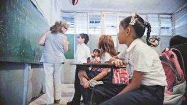 MEP prorroga hasta el 2028 puestos de docentes interinos