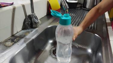 Vecinos de barrios de Desamparados ya pueden consumir agua del tubo