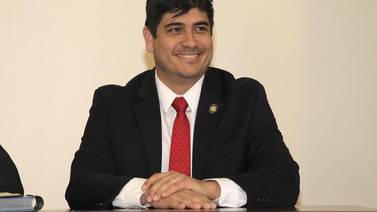 Carlos Alvarado reúne mayor apoyo entre diputados del PAC