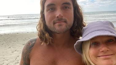 Dejó su vida en San Diego para surfear en Malpaís ¿Cuánto cuesta mudarse a Costa Rica?