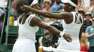 Serena Williams despacha a su hermana Venus y avanza a cuartos en Wimbledon