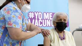 Chile comienza a administrar cuarta dosis de vacuna contra covid-19