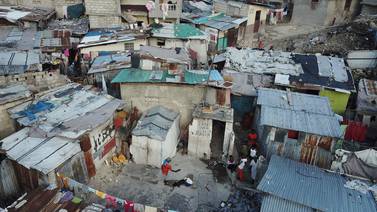 $314 millones para dar casa a víctimas del terremoto en Haití se los dejó la corrupción