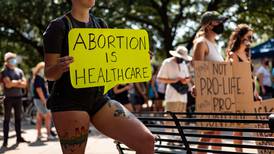 ¿En qué consiste la ley que restringe el aborto en Texas?