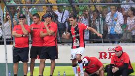 Cristian Oviedo dirigirá a Alajuelense mientras Hernán Torres llega y queda habilitado    
