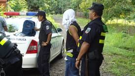 Policía captura a extranjero buscado por tres delitos