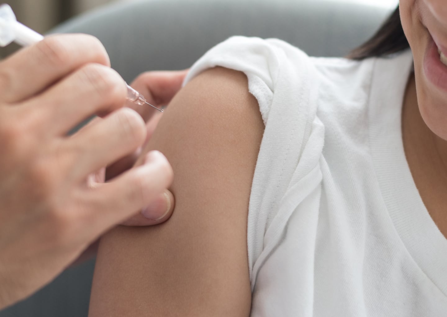 Una vacuna podría protegerlas del cáncer de cuello uterino a tu hija