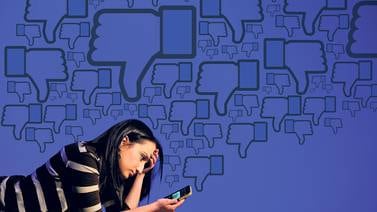Sentirse excluido en redes sociales causa frustración