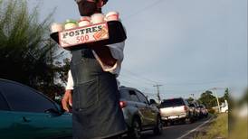 Chef con maestría en Francia termina vendiendo sus postres en calles de Alajuela 