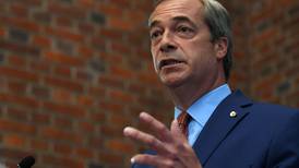 Líder del 'brexit' Nigel Farage dimite como cabeza del Partido para la Independencia del Reino Unido