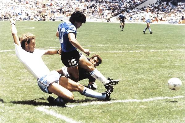 Camiseta que usó Maradona ante Inglaterra en México 86 se exhibe en Qatar 2022