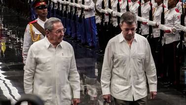 Presidentes de Colombia y Cuba hablan en La Habana sobre tensión en Venezuela