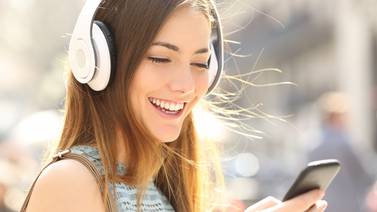 Audífonos 24/7 a todo volumen aseguran sordera prematura