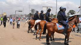 Varios miles de manifestantes contestan en Angola resultado electoral