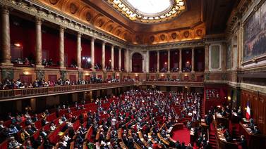Francia busca proteger el derecho al aborto en su Constitución