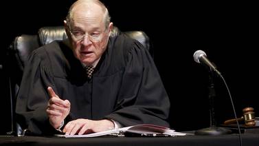 Juez de la Corte Suprema de Estados Unidos Anthony Kennedy se retiraría este verano