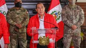 Presidente de Perú intenta frenar su proceso de destitución
