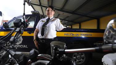 Policía de tránsito Karla De Broi: ‘Tenía dos opciones: seguir adelante o echarme a morir’