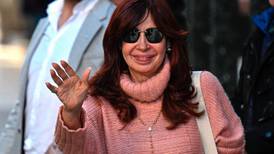 Tras un mes del ataque a Kirchner en Argentina, continúa el misterio y la polarizacion