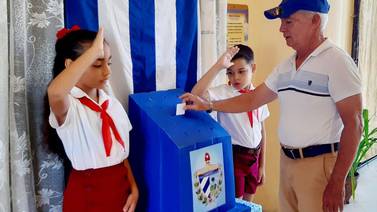 Cuba elige delegados municipales con abstención más baja en 46 años