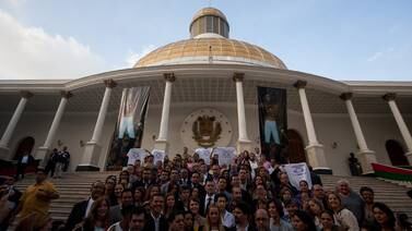 Corte deja en vilo al Parlamento venezolano