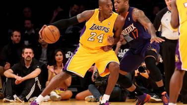 Kobe Bryant aportó 20 puntos en nueva derrota de los Lakers