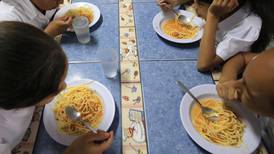 CNP cobra hasta un 12% de comisión por intermediar en compras de alimentos para escuelas
