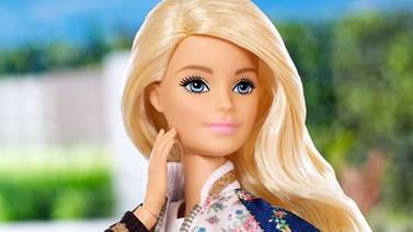 Barbie: una señora de 60 años con rostro de jovencita