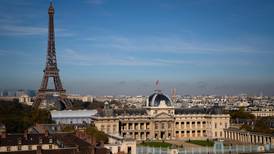 Torre Eiffel vuelve a recibir tantos visitantes como antes de la pandemia