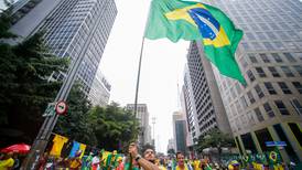 Jair Bolsonaro enfrenta nuevas acusaciones y convoca a movilización