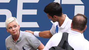 Novak Djokovic fue descalificado del US Open por golpear a una juez con una pelota