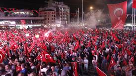 Barrida general en Turquía luego de fallido golpe de Estado