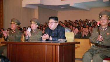 Líder norcoreano ordenó producir más misiles intercontinentales 
