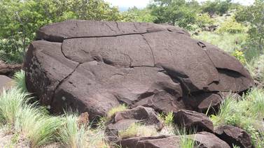 Investigadores buscan descifrar grabados precolombinos en 500 piedras de Guanacaste