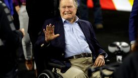 Expresidente de Estados Unidos George H. W. Bush hospitalizado por problemas respiratorios