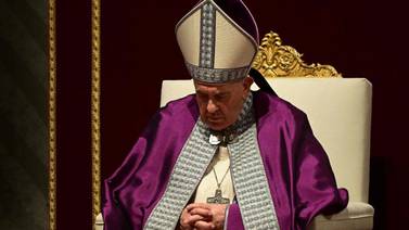 Papa Francisco defiende a las suegras pero les aconseja cuidar lenguaje ante nueras