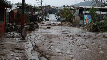 Galería: Lluvias causan estragos en Calle Fallas de Desamparados 