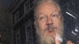 Suecia archiva caso de violación contra fundador de WikiLeaks, Julian Assange