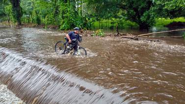 Lluvias y tormentas continuarán esta noche en el norte de Costa Rica
