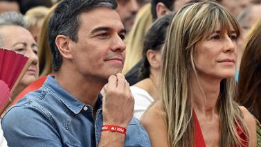 Presidente de España evalúa renuncia ante investigación sobre su esposa