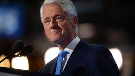 Expresidente de Estados Unidos Bill Clinton fue hospitalizado por infección