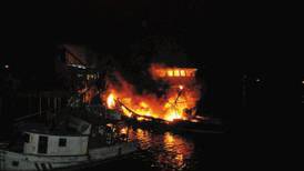 Lentitud judicial atrasa pago de ¢1.342 millones a pescadores que perdieron barcos por incendio en 2009 