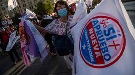 Chilenos se inclinan por rechazar la nueva Constitución, a una semana del plebiscito