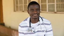  Médico de Sierra Leona muere por ébola en Estados Unidos