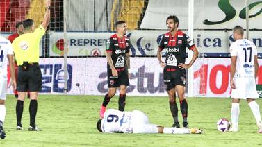 De los tres jugadores expulsados en Alajuelense, Bernald Alfaro recibió el castigo más fuerte 